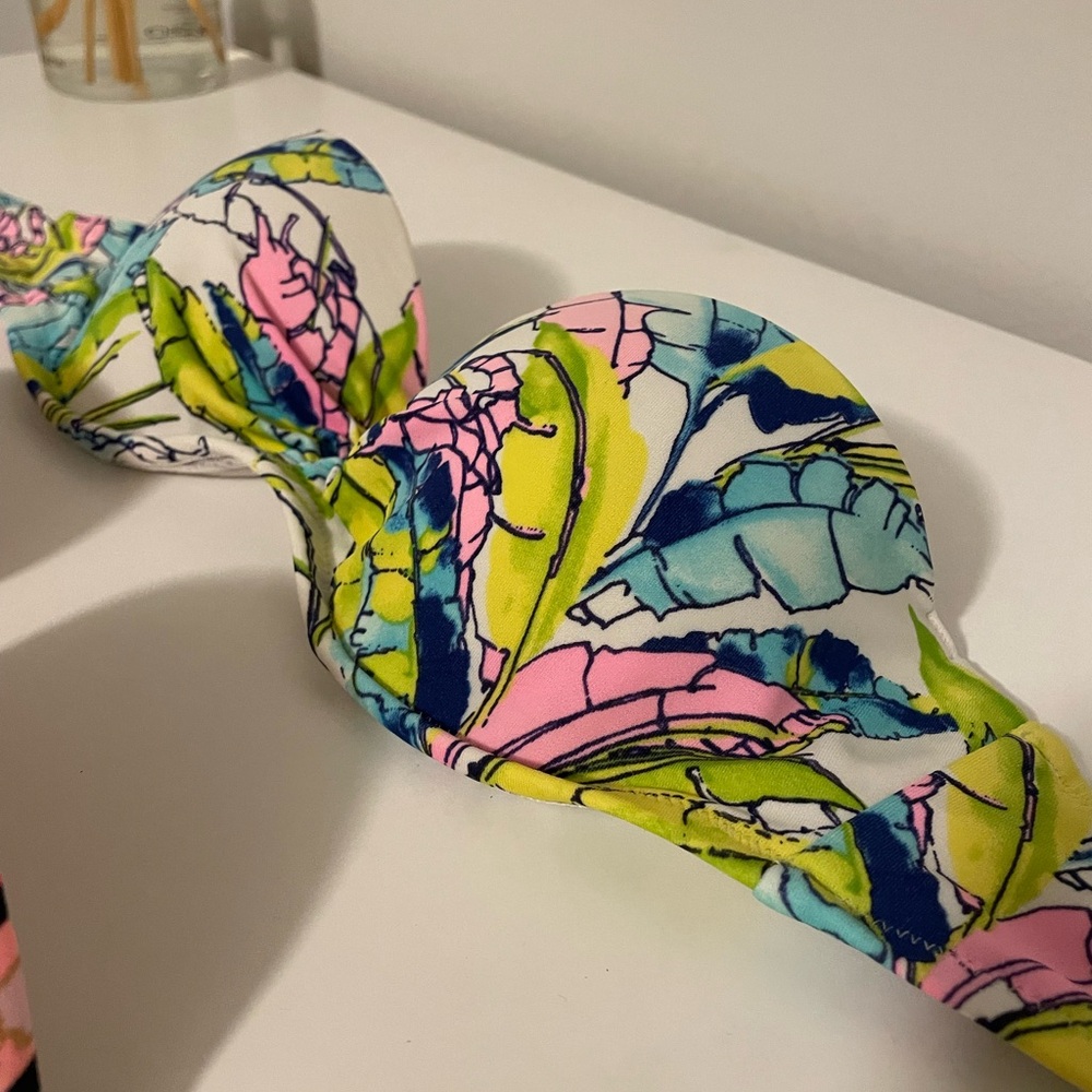 Victoria’s Secret strapless bikini top